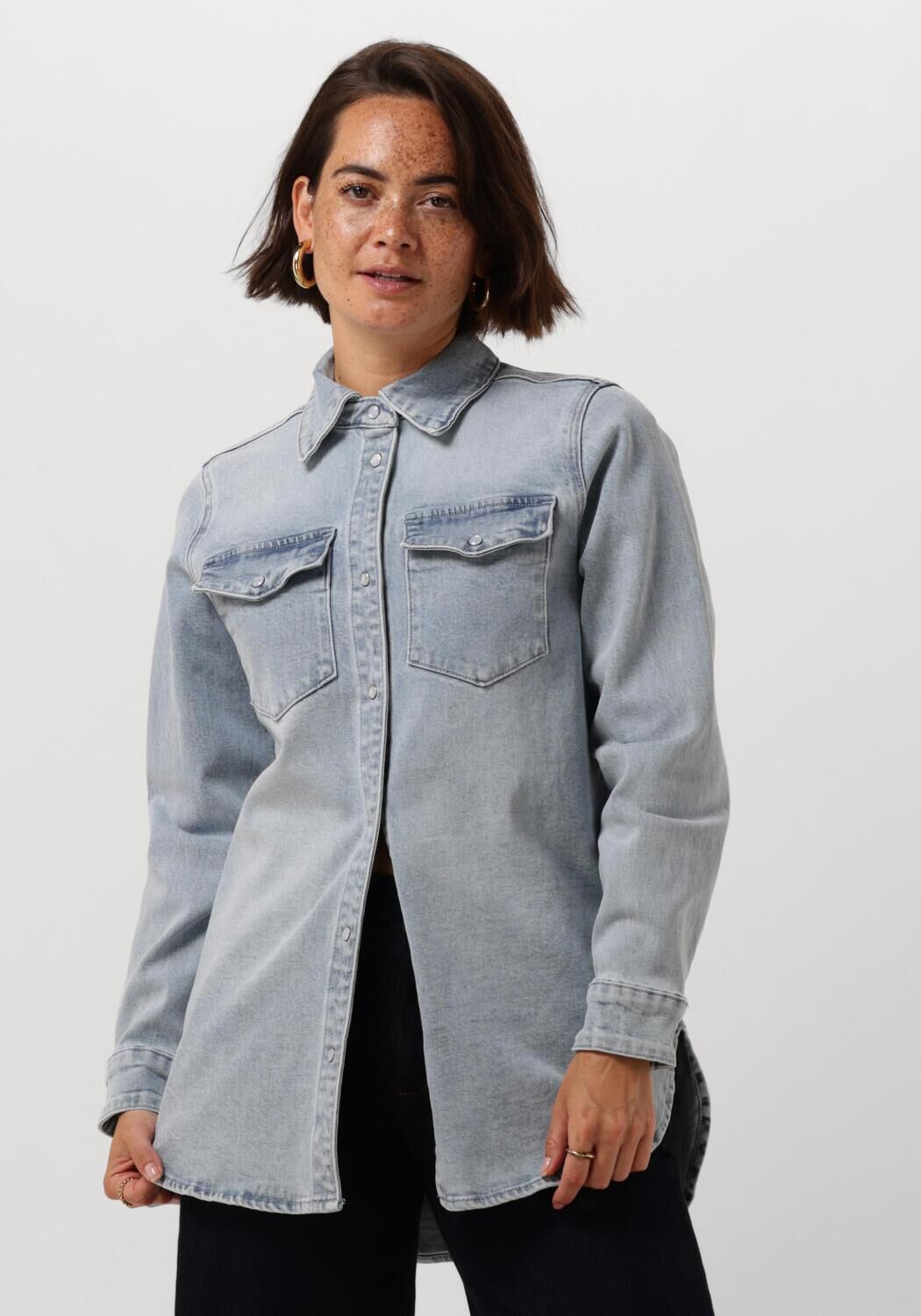 My Essential Wardrobe Lichtblauwe Retro Wash Denim Shirt Blue Dames