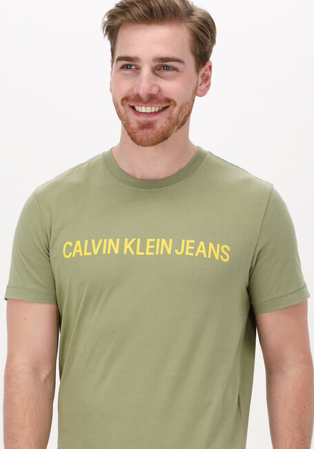 Groene CALVIN KLEIN T-shirt INSTITUTIONAL SLIM SS TEE | Omoda LOGO
