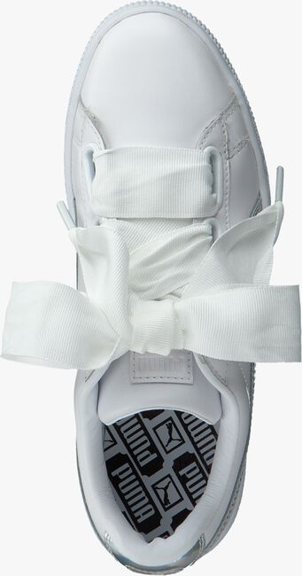 Sophie Hoeveelheid van Gemakkelijk Witte PUMA Sneakers BASKET HEART EXPLOSIVE | Omoda
