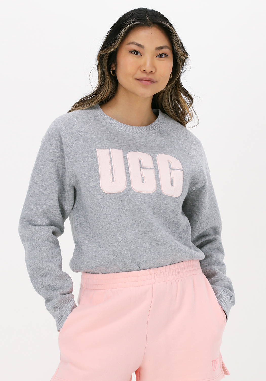 日本未発売【UGG】Madeline fuzzy logo sweatshirt☆ スウェット (UGG